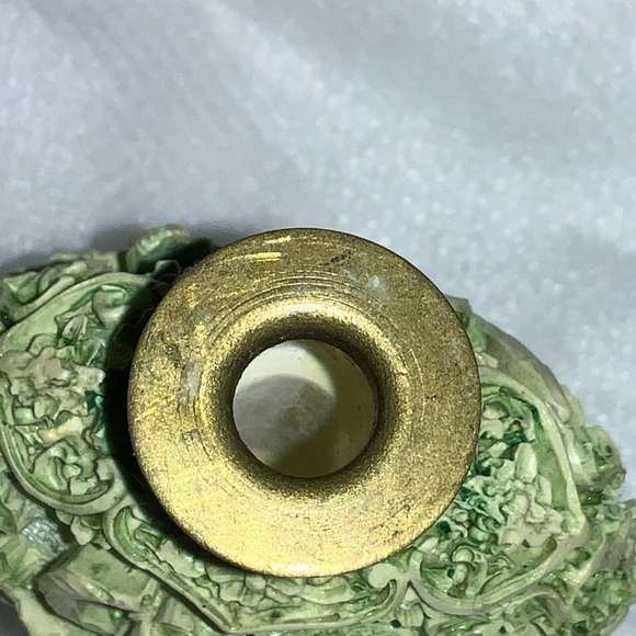 Vintage Well Carved Cinnabar Snuff Bottle - Picture 6 of 8